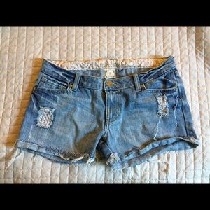 Decree Sz 7 Distressed Jean Shorts